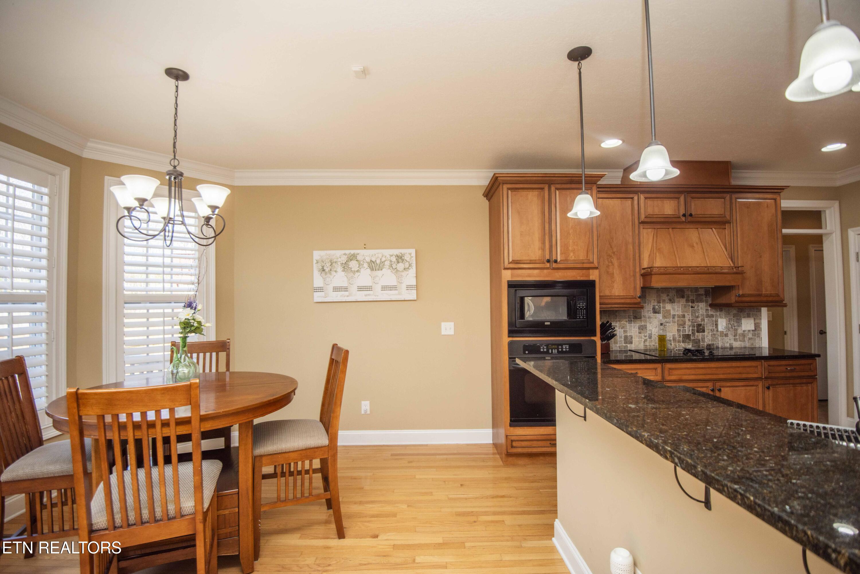 915 Crown Ridge Ln, Powell, TN 37849 - Photo 20 of 60 21_1