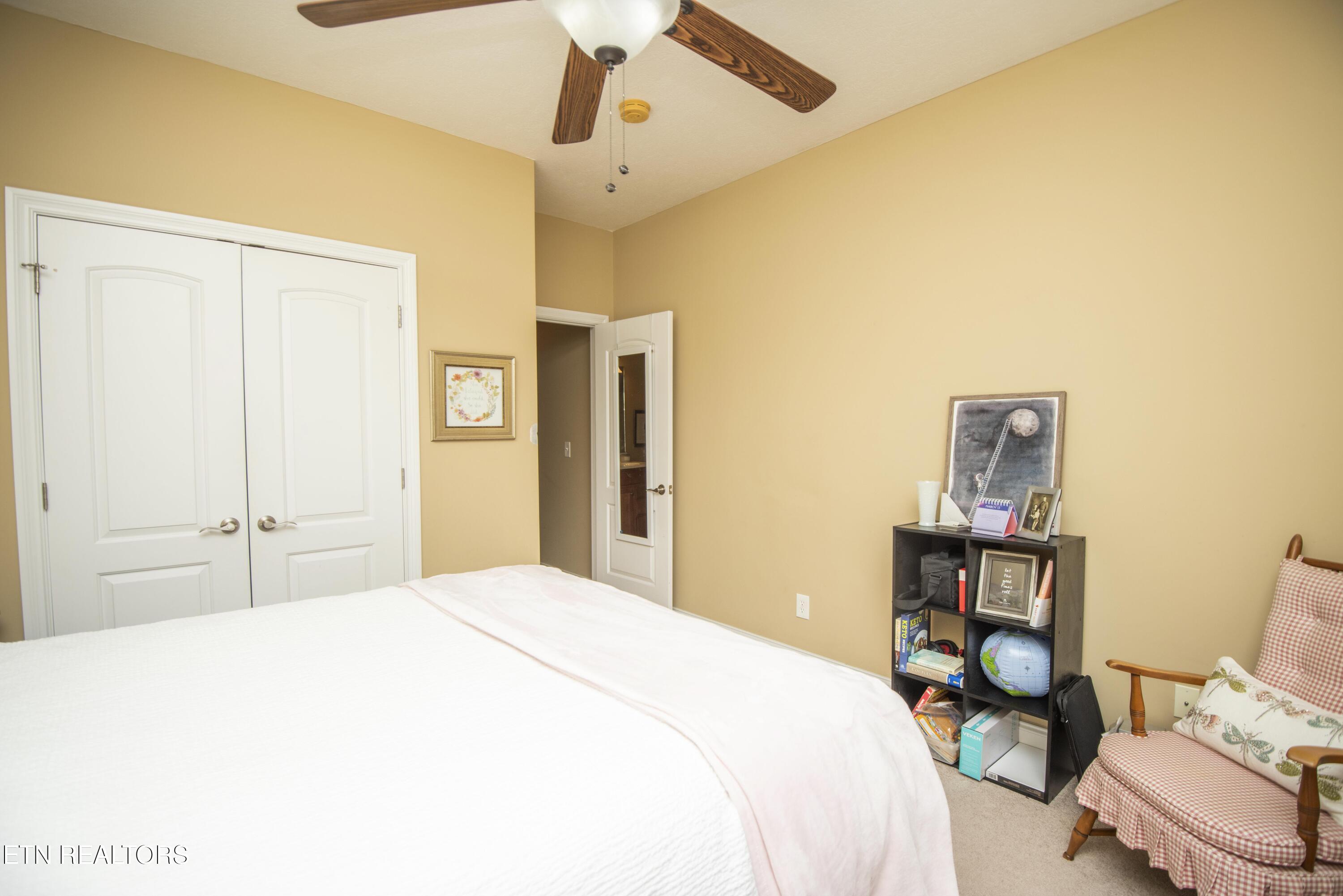 915 Crown Ridge Ln, Powell, TN 37849 - Photo 31 of 60 32_1