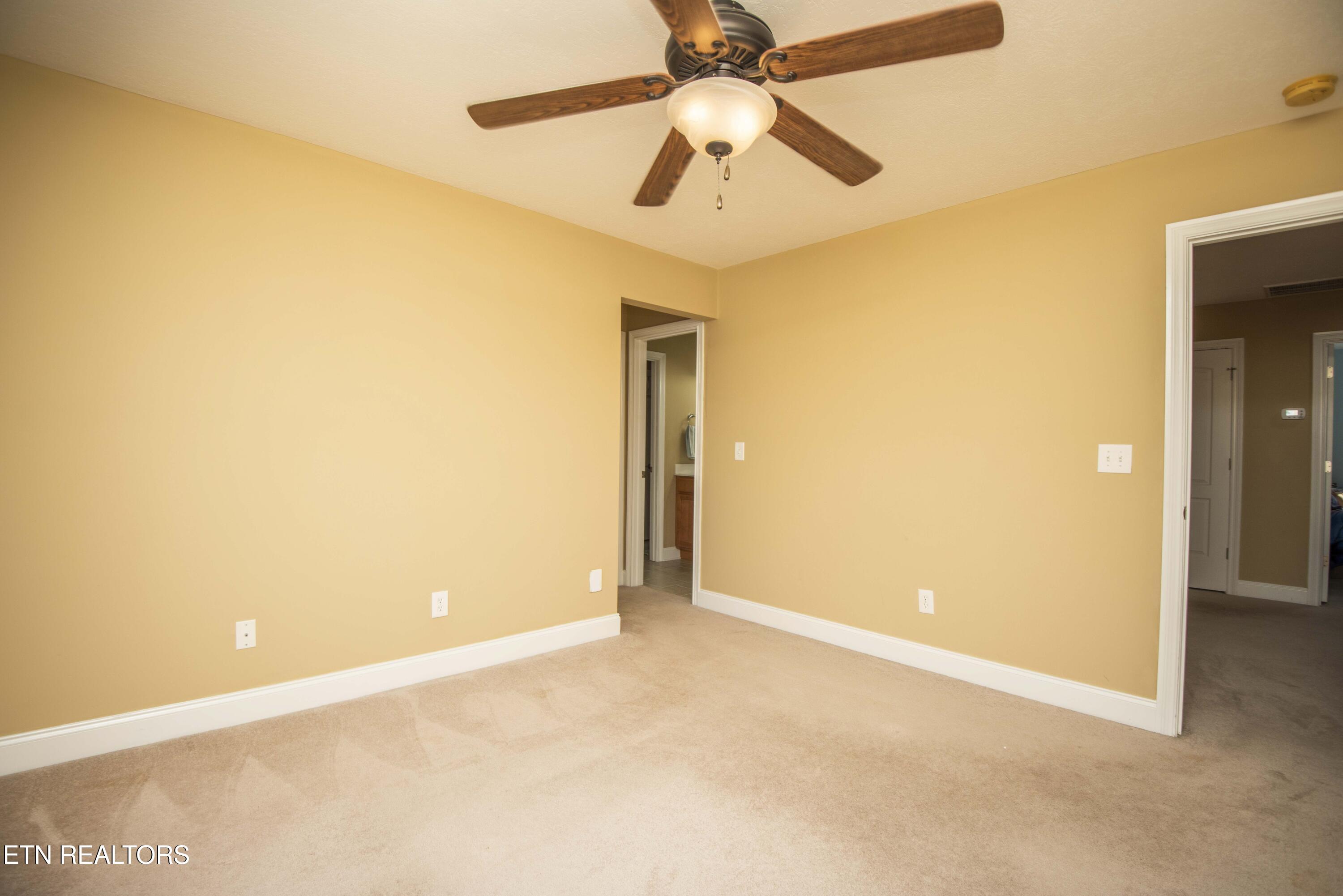 915 Crown Ridge Ln, Powell, TN 37849 - Photo 35 of 60 36_1