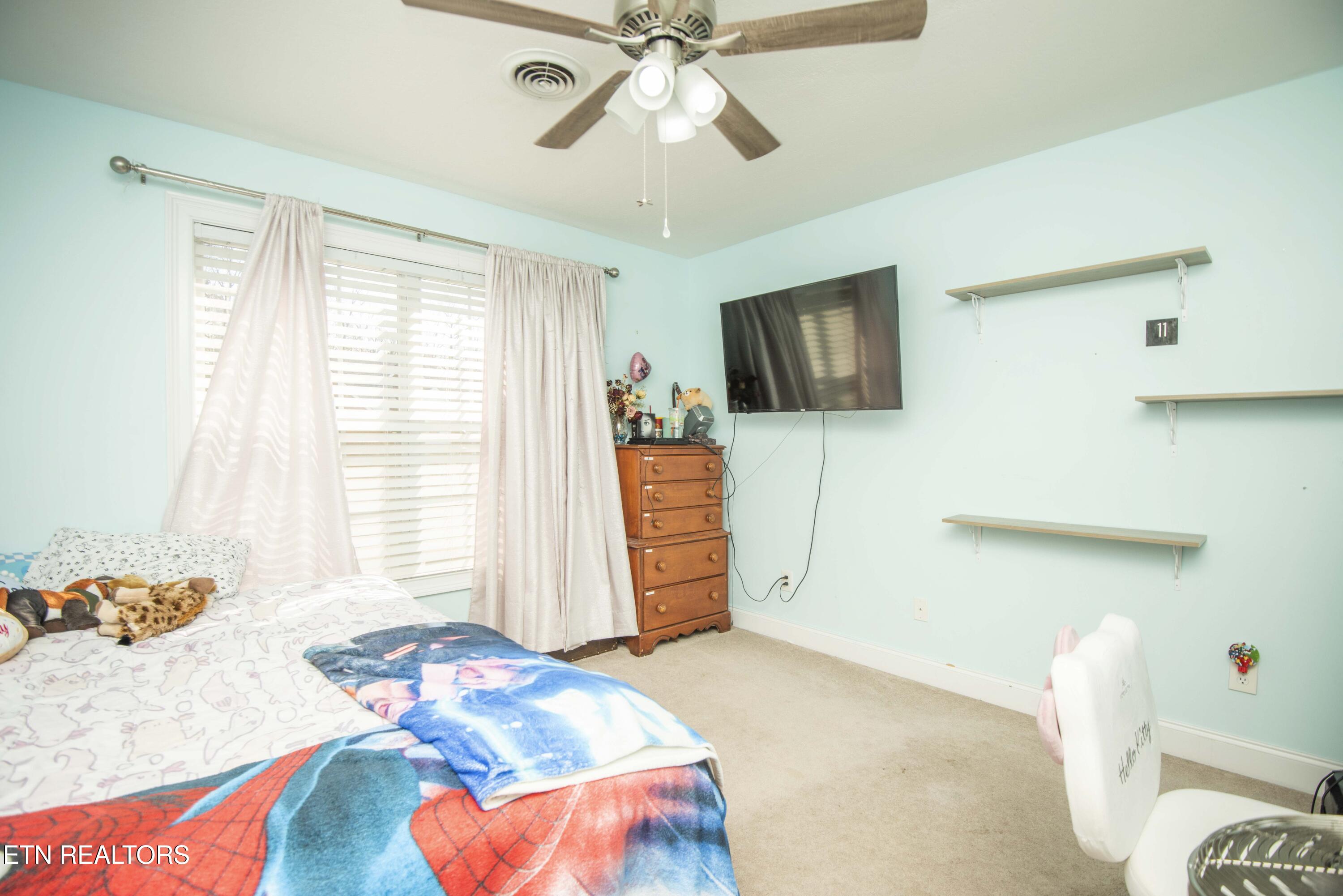 915 Crown Ridge Ln, Powell, TN 37849 - Photo 42 of 60 43_1