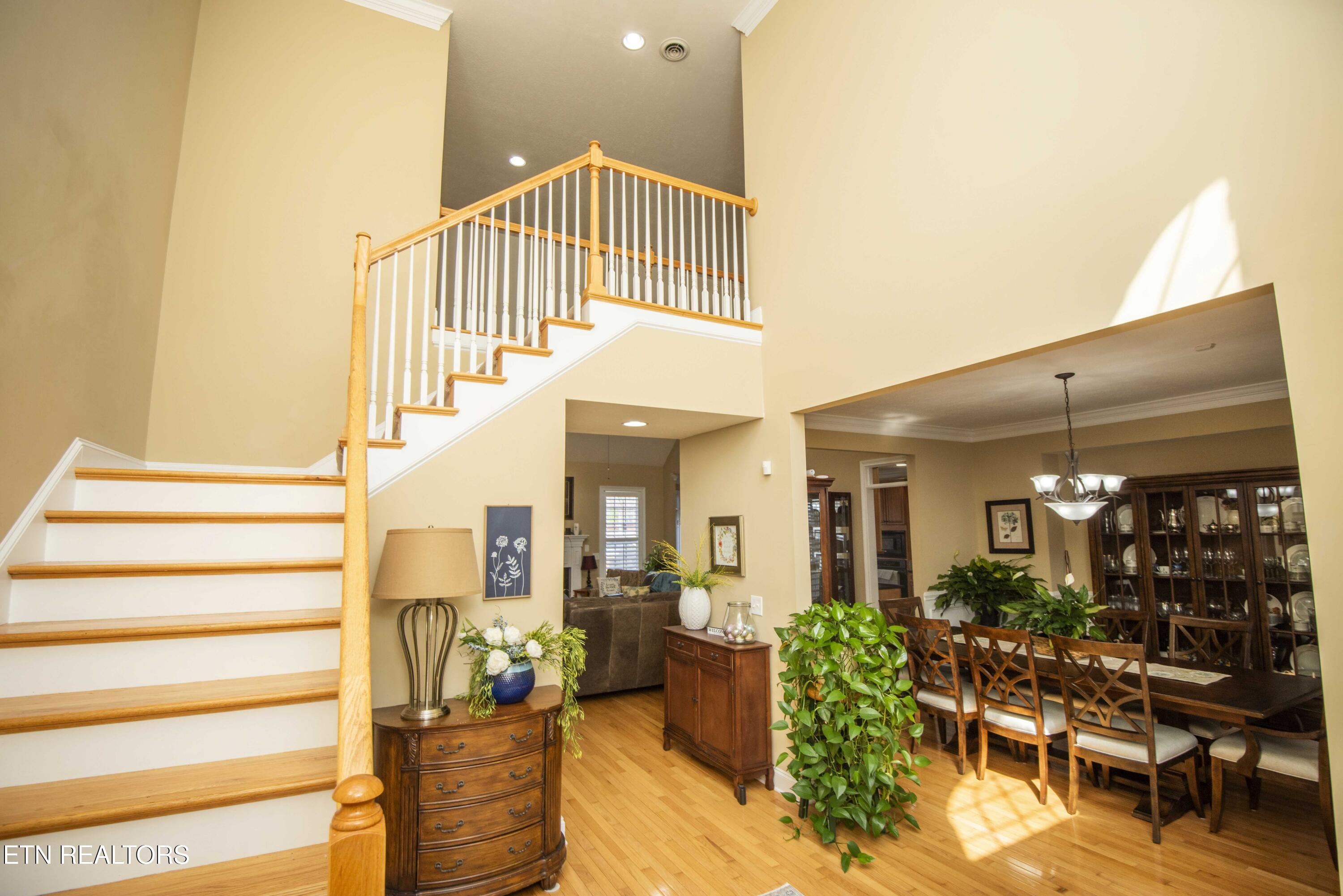 915 Crown Ridge Ln, Powell, TN 37849 - Photo 5 of 60 5_1