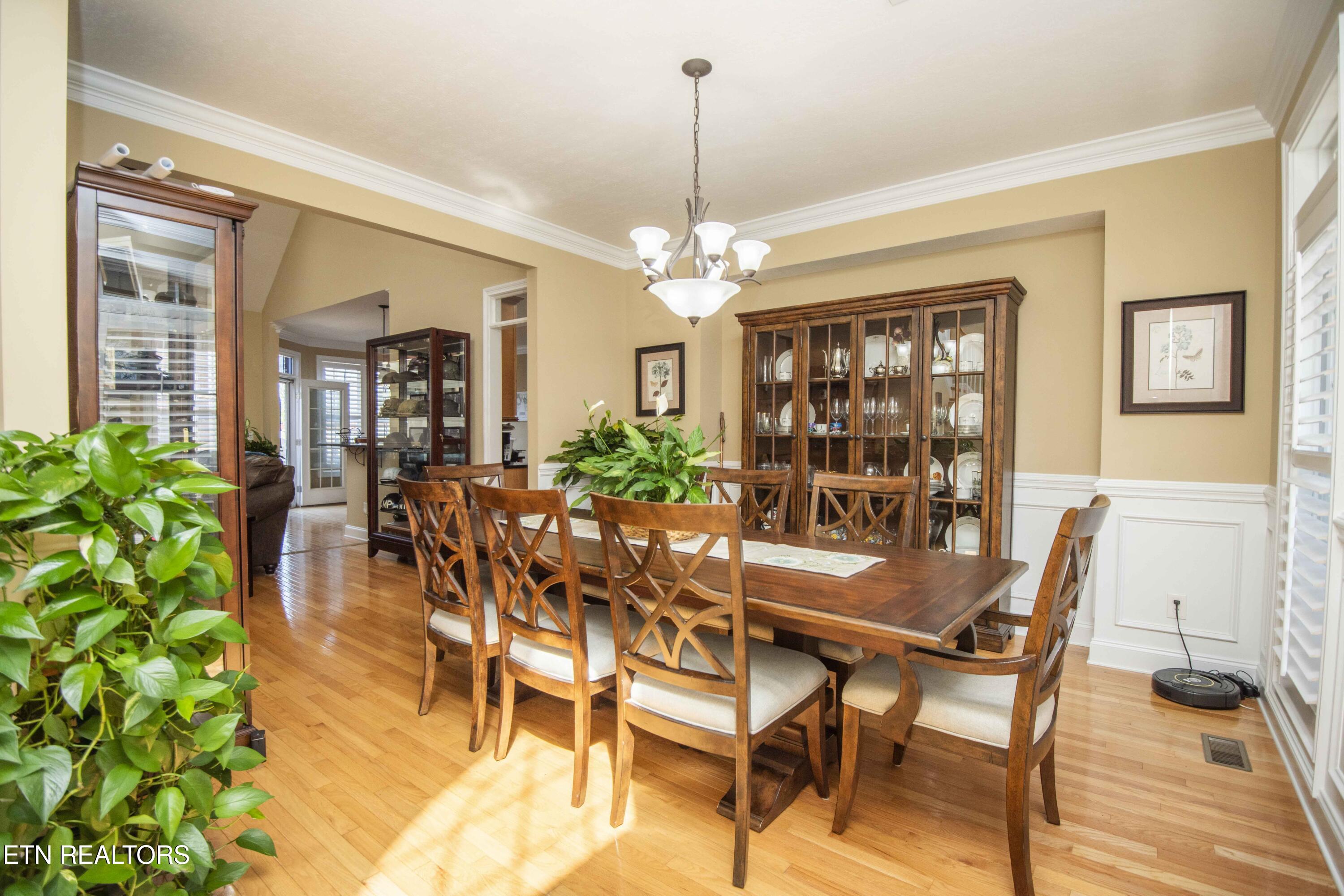 915 Crown Ridge Ln, Powell, TN 37849 - Photo 8 of 60 8_1