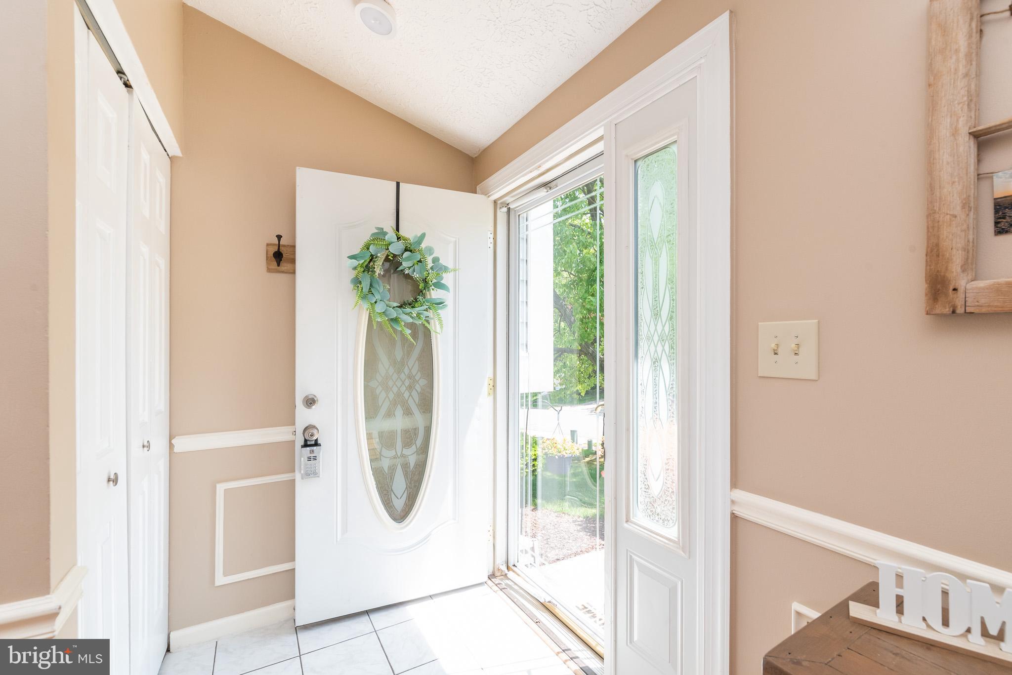 118 Edith Stone Drive Abingdon, MD 21009 - Photo 4 of 51 Foyer