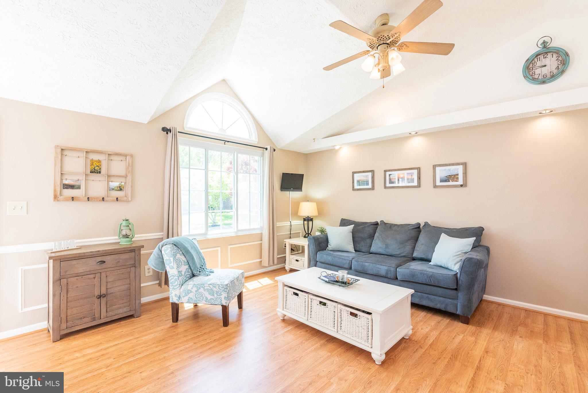118 Edith Stone Drive Abingdon, MD 21009 - Photo 5 of 51 Living Room