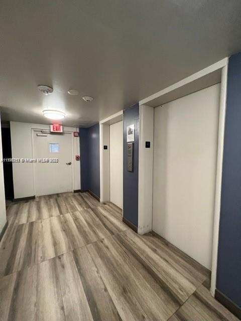 Mid Beach Miami Beach, FL 33140 - Photo 4 of 12 a view of empty room