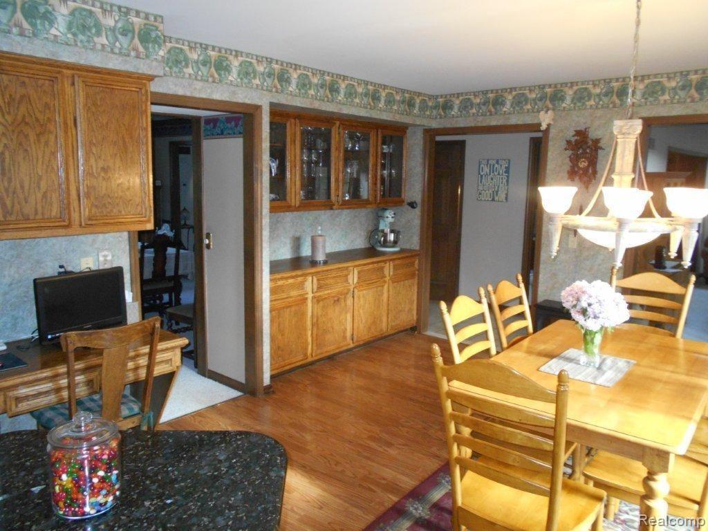 736 Stanford Circle Rochester, MI 48309 - Photo 18 of 41 DSCN0164.jpg