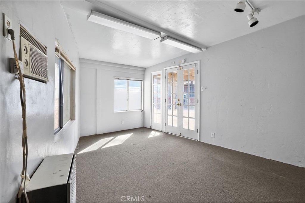 1717 Locust Ravine Bakersfield, CA 93306 - Photo 22 of 29 a view of an empty room