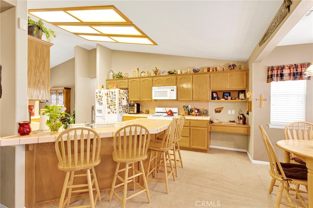 14570 Gayhead Road Apple Valley, CA 92307 - Photo 7 of 54 Gallery Image 7