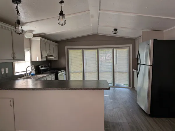 $1,250 | 158 West Taylor, Hardin, TX 77575