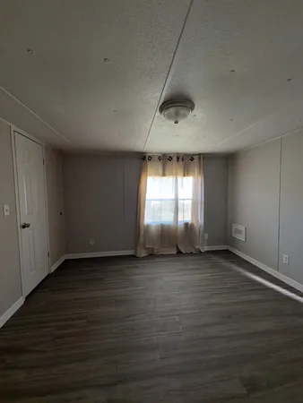 $1,250 | 158 West Taylor, Hardin, TX 77575