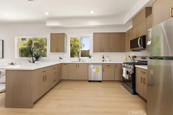 $2,500,000 | 642 East Fairview Boulevard, Inglewood, CA 90302