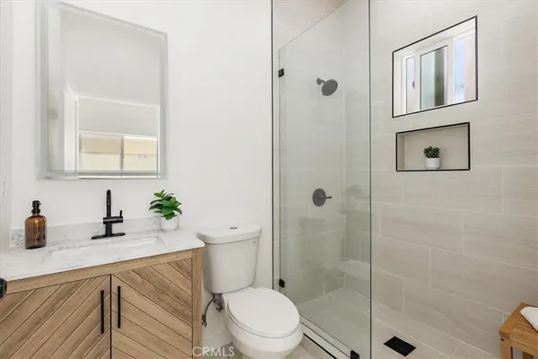 $2,500,000 | 642 East Fairview Boulevard, Inglewood, CA 90302