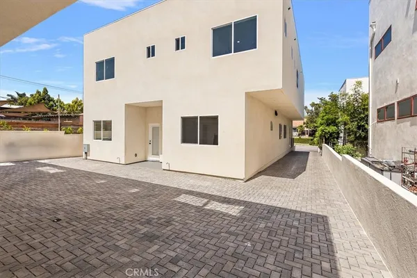 $2,500,000 | 642 East Fairview Boulevard, Inglewood, CA 90302