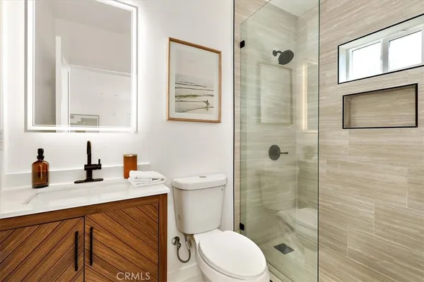 $2,500,000 | 642 East Fairview Boulevard, Inglewood, CA 90302