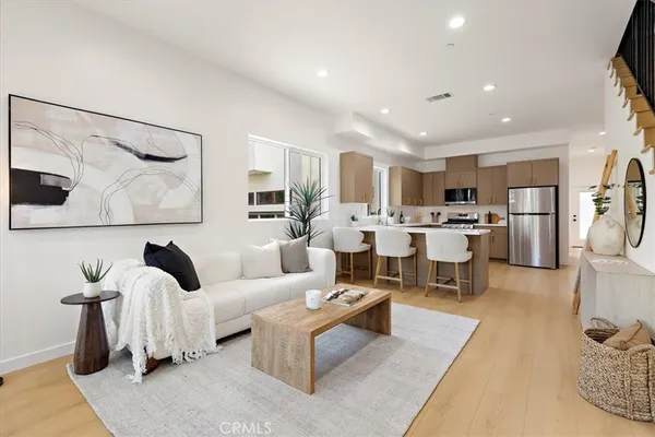 $2,500,000 | 642 East Fairview Boulevard, Inglewood, CA 90302