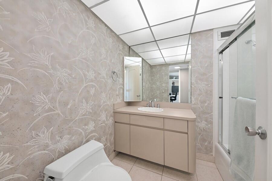 2200 South Ocean Boulevard, Unit 401 Delray Beach, FL 33483 - Photo 22 of 57 Second Bath