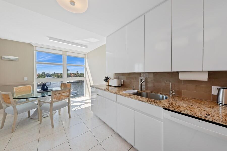 2200 South Ocean Boulevard, Unit 401 Delray Beach, FL 33483 - Photo 8 of 57 Kitchen