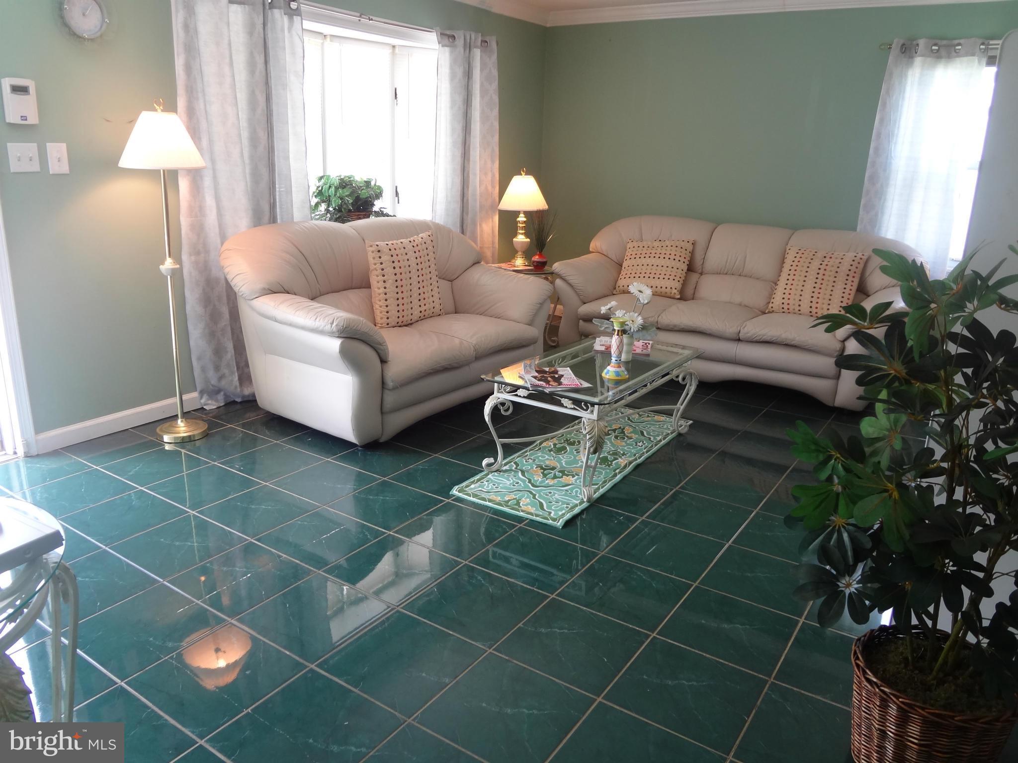 4904 Edgewood Road College Park, MD 20740 - Photo 2 of 20 Interior (General)