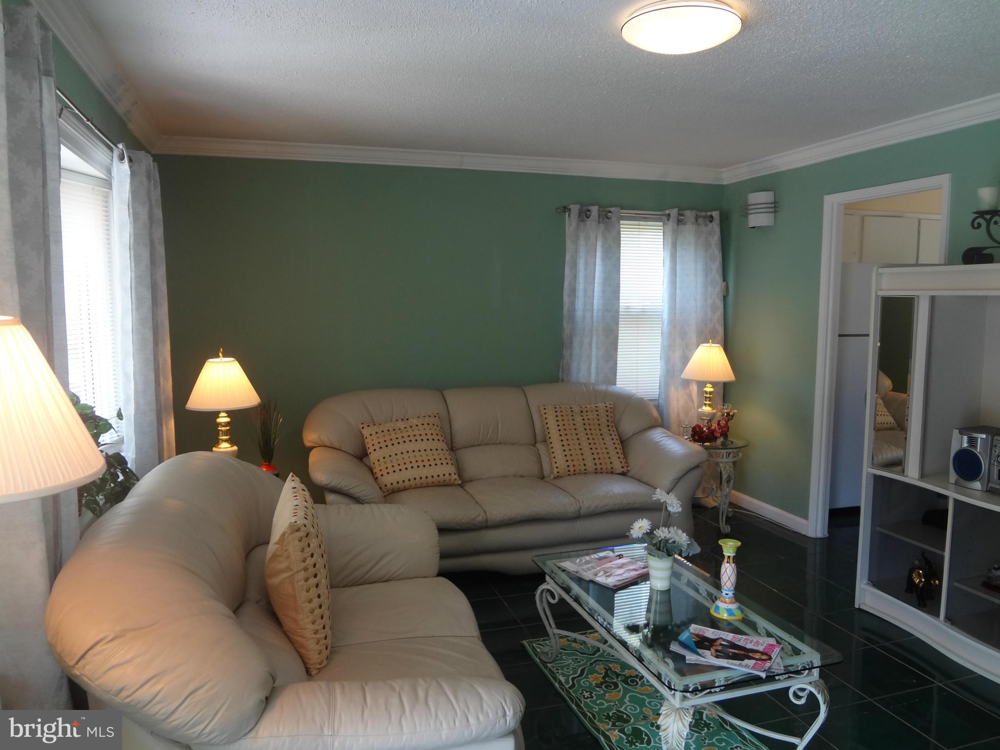 4904 Edgewood Road College Park, MD 20740 - Photo 3 of 20 Interior (General)