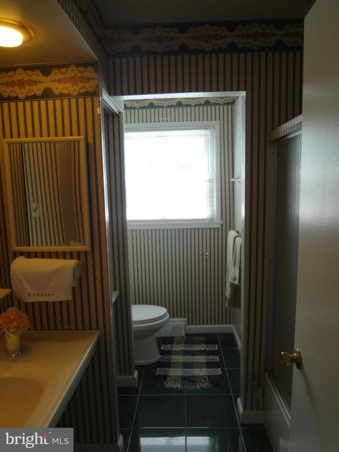 4904 Edgewood Road College Park, MD 20740 - Photo 9 of 20 Bath
