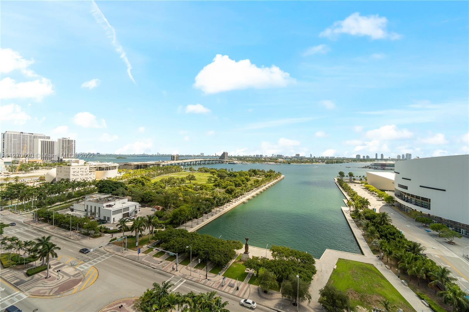 888 Biscayne Boulevard, Unit 3301 Miami, FL 33132 - Photo 16 of 29