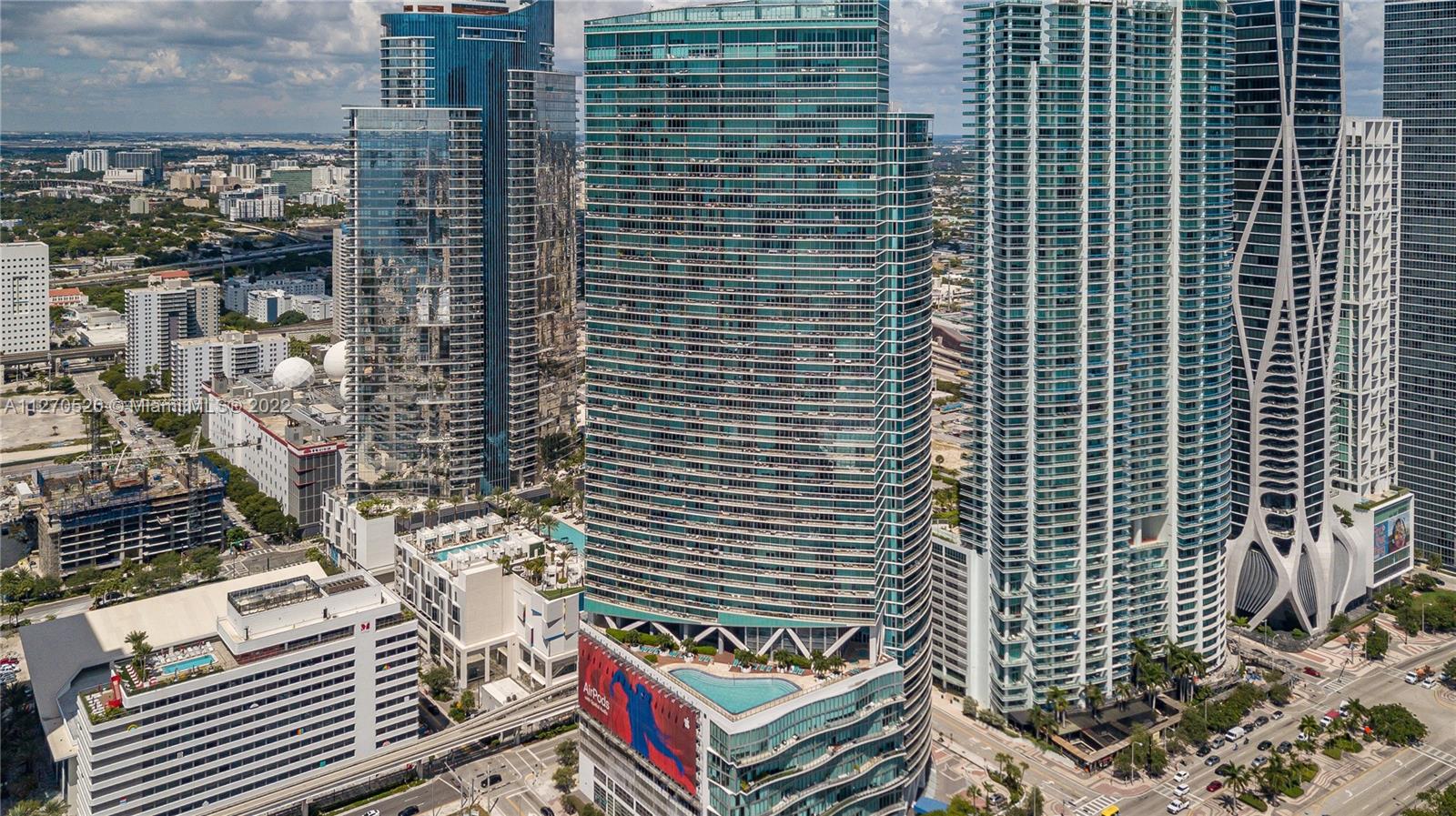 888 Biscayne Boulevard, Unit 3301 Miami, FL 33132 - Photo 23 of 29 a view of a balcony with a sink