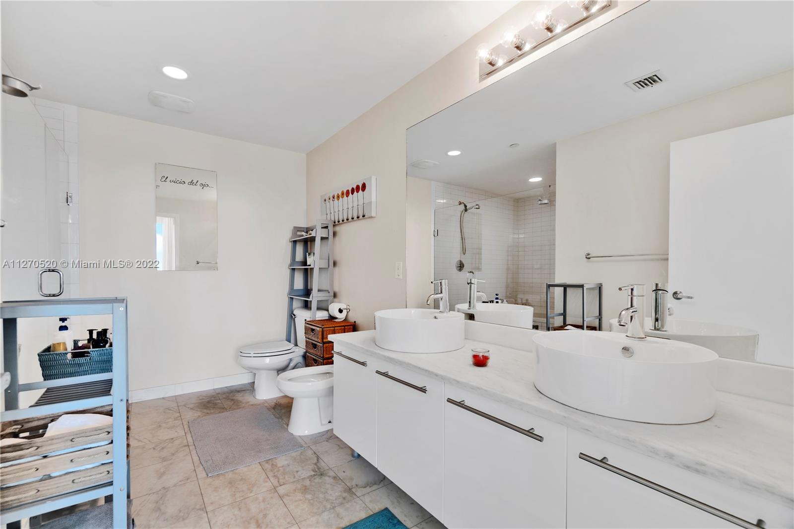 888 Biscayne Boulevard, Unit 3301 Miami, FL 33132 - Photo 9 of 29