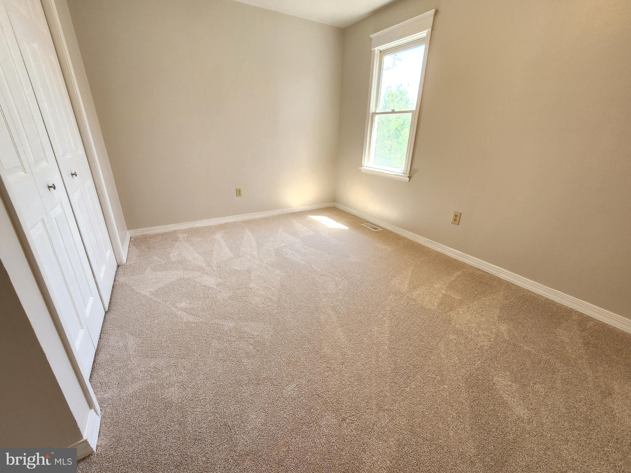 655 Knightsbridge Drive Hagerstown, MD 21740 - Photo 18 of 32 an empty room with a window
