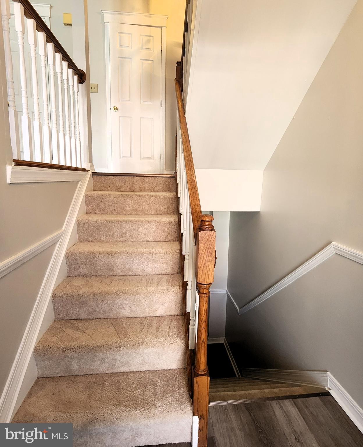 655 Knightsbridge Drive Hagerstown, MD 21740 - Photo 2 of 32 a view of entryway