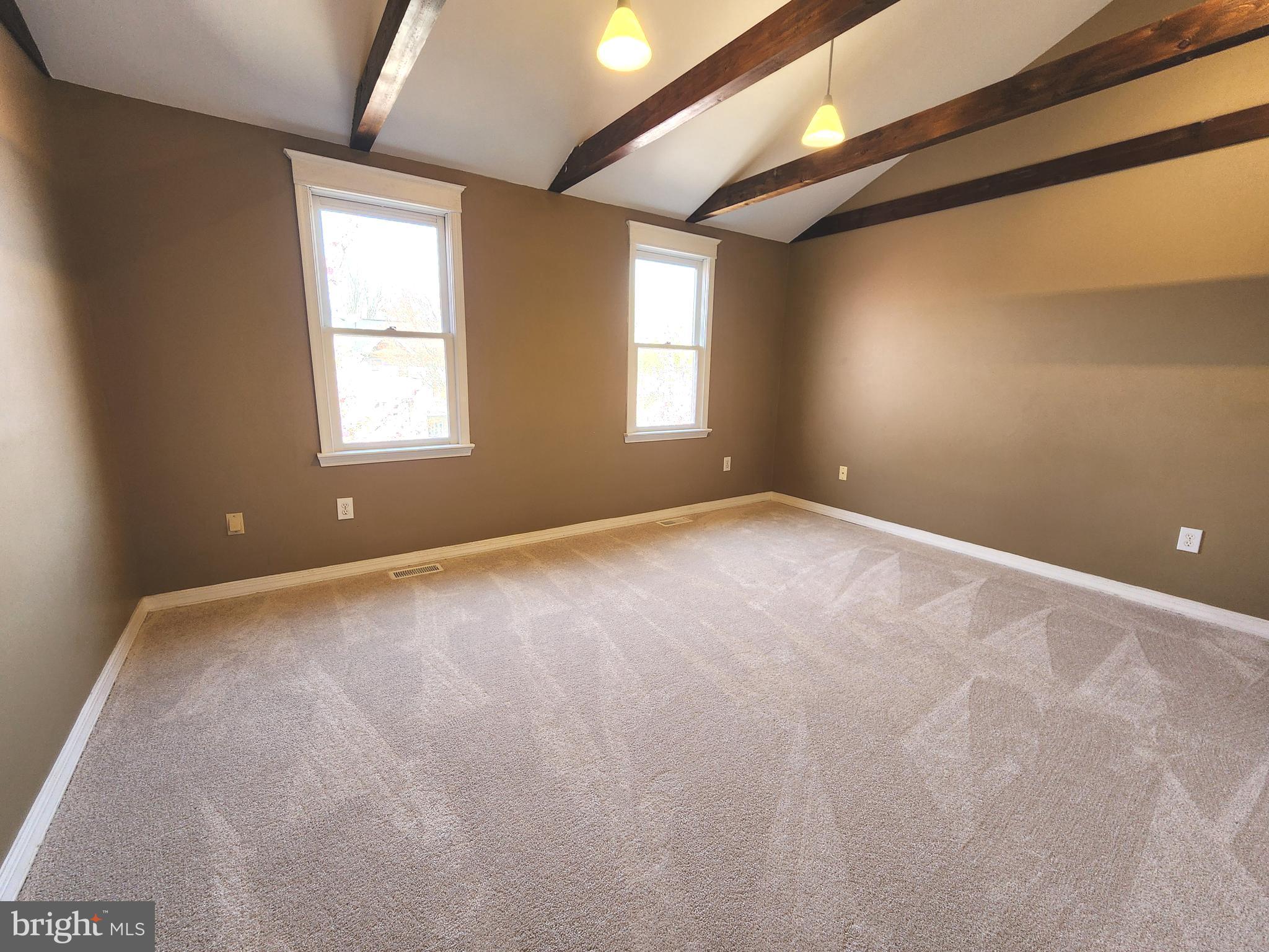 655 Knightsbridge Drive Hagerstown, MD 21740 - Photo 21 of 32 an empty room with a window