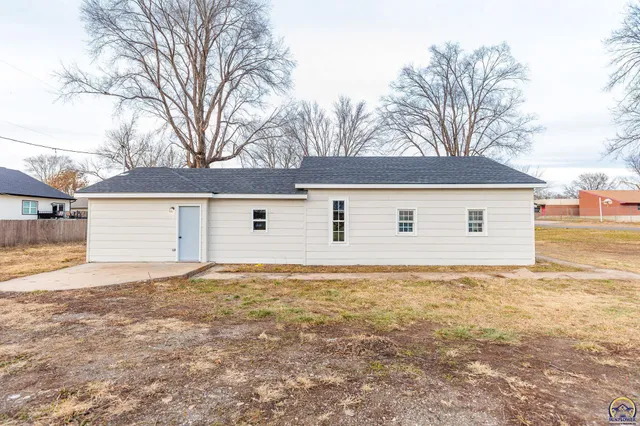 $185,000 | 201 Pierce Street, Maple Hill, KS 66507