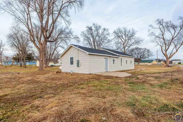 $185,000 | 201 Pierce Street, Maple Hill, KS 66507