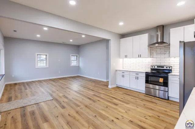 $185,000 | 201 Pierce Street, Maple Hill, KS 66507