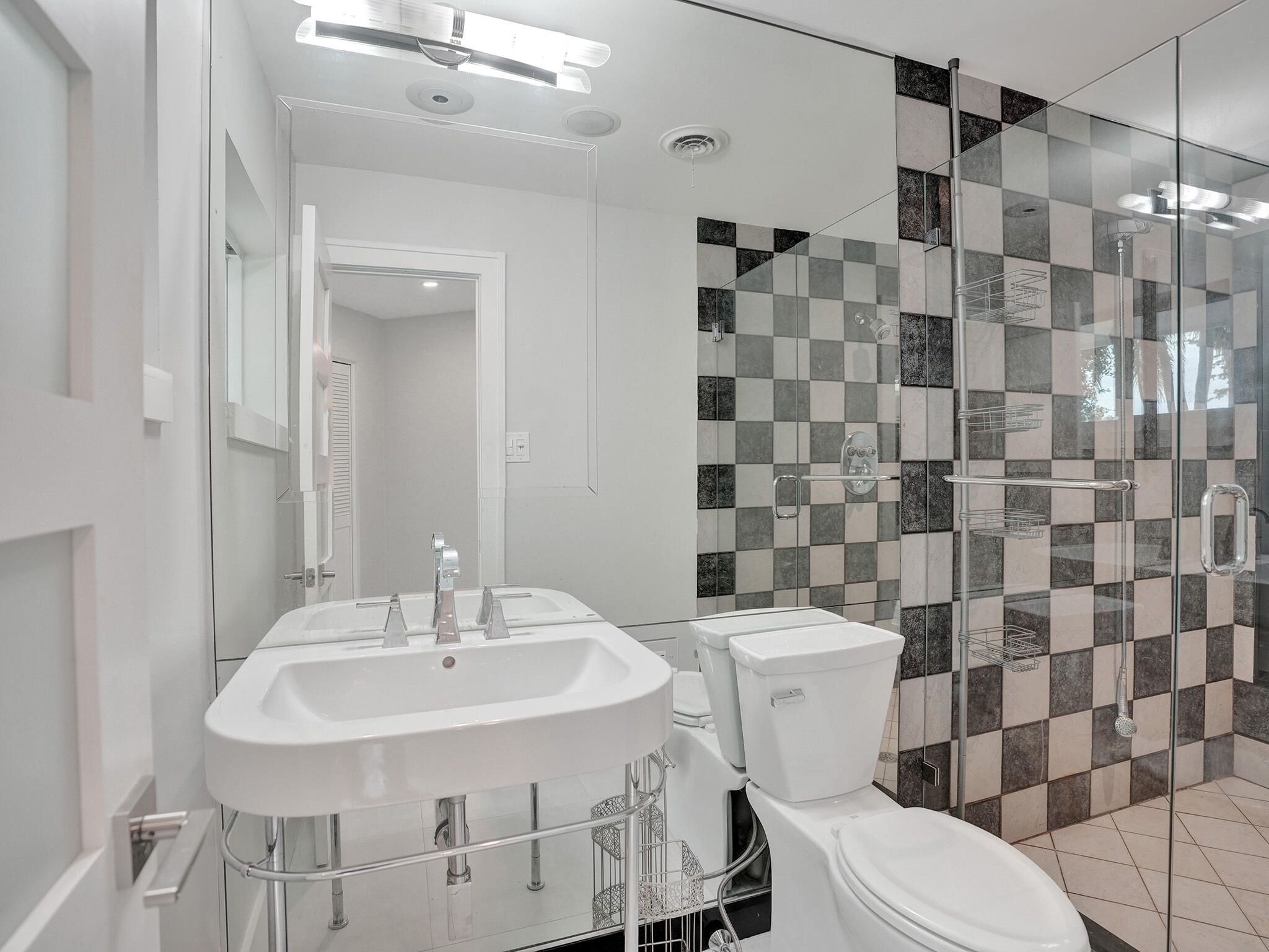 7 Polo Circle Boca Raton, FL 33431 - Photo 25 of 35 Bathroom 2
