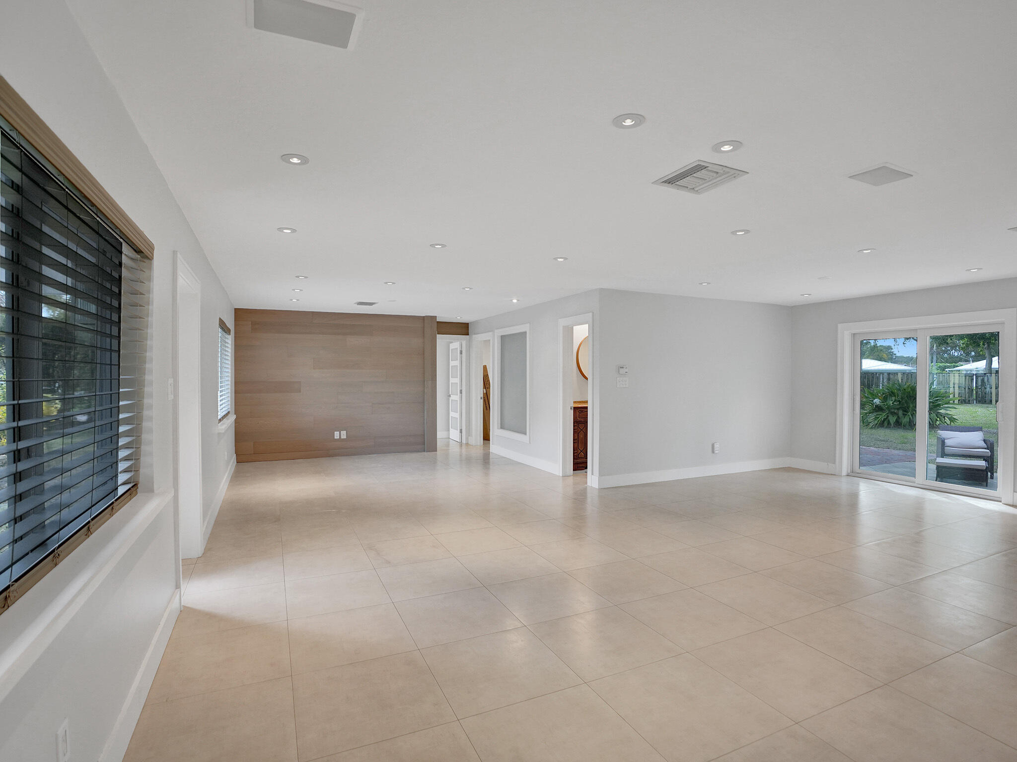 7 Polo Circle Boca Raton, FL 33431 - Photo 10 of 35 Living Area