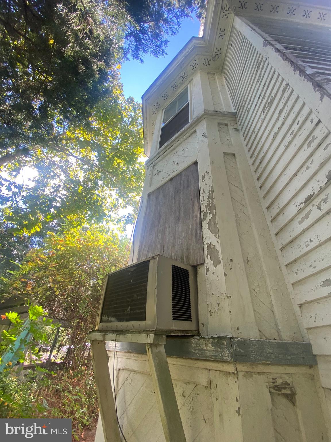 6704 Chestnut Street Port Norris, NJ 08349 - Photo 10 of 44 a backyard of a house