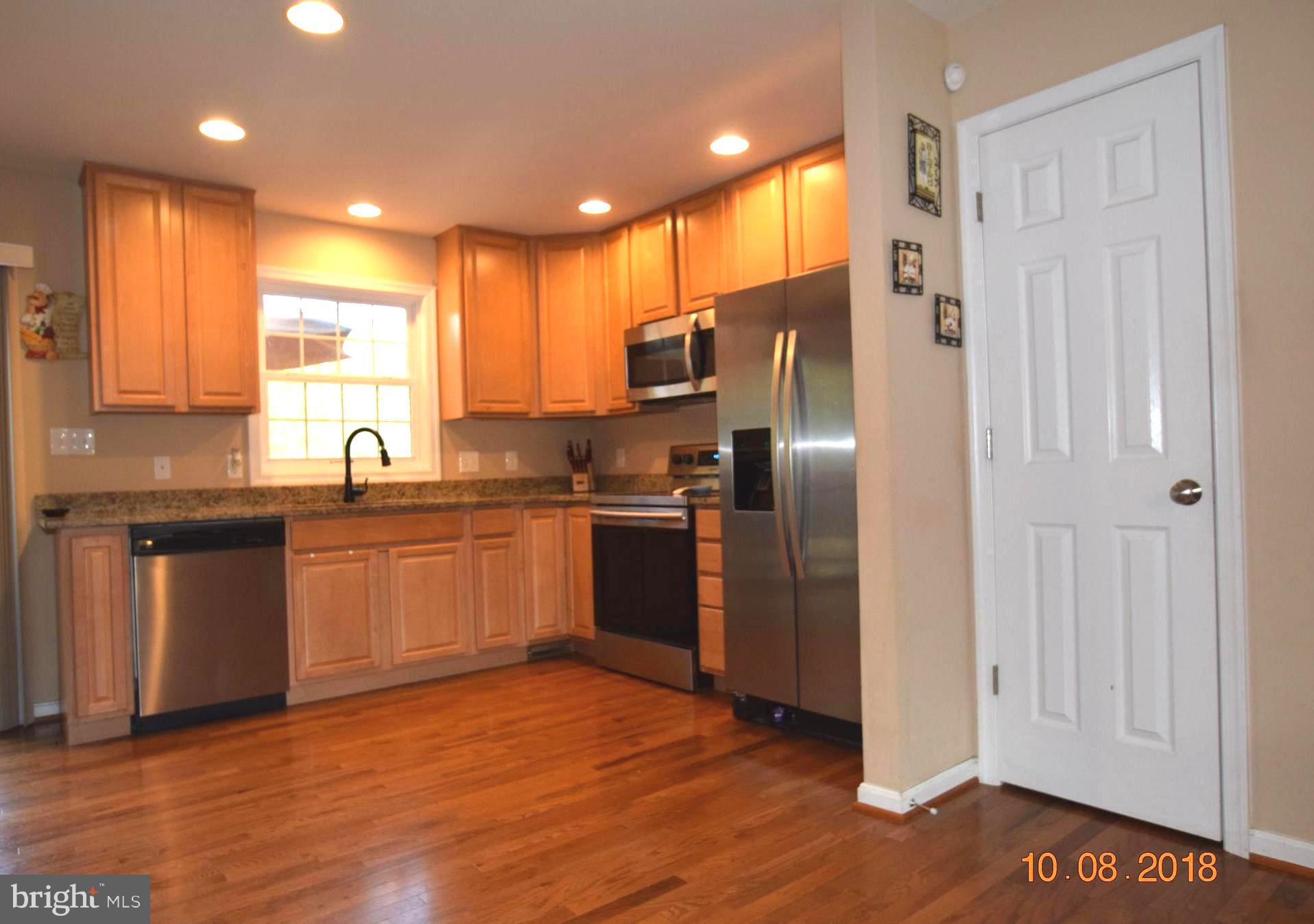 8021 Camp Town Road Spotsylvania, VA 22551 - Photo 8 of 16 Granite & Stainless Steel appliances