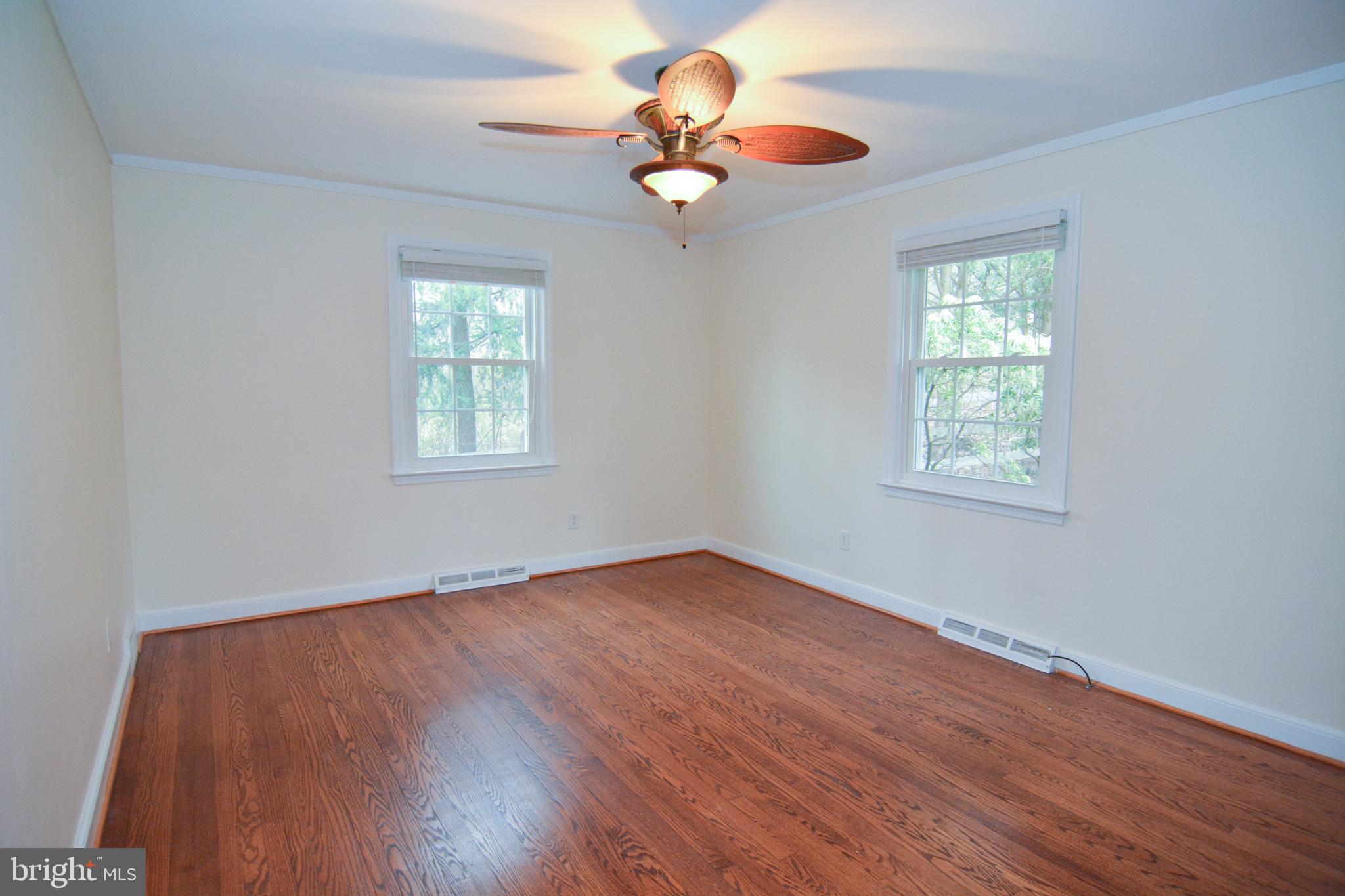 404 Snuff Mill Road Wilmington, DE 19807 - Photo 17 of 49 First floor main bdrm w/ceiling fan and nat light.