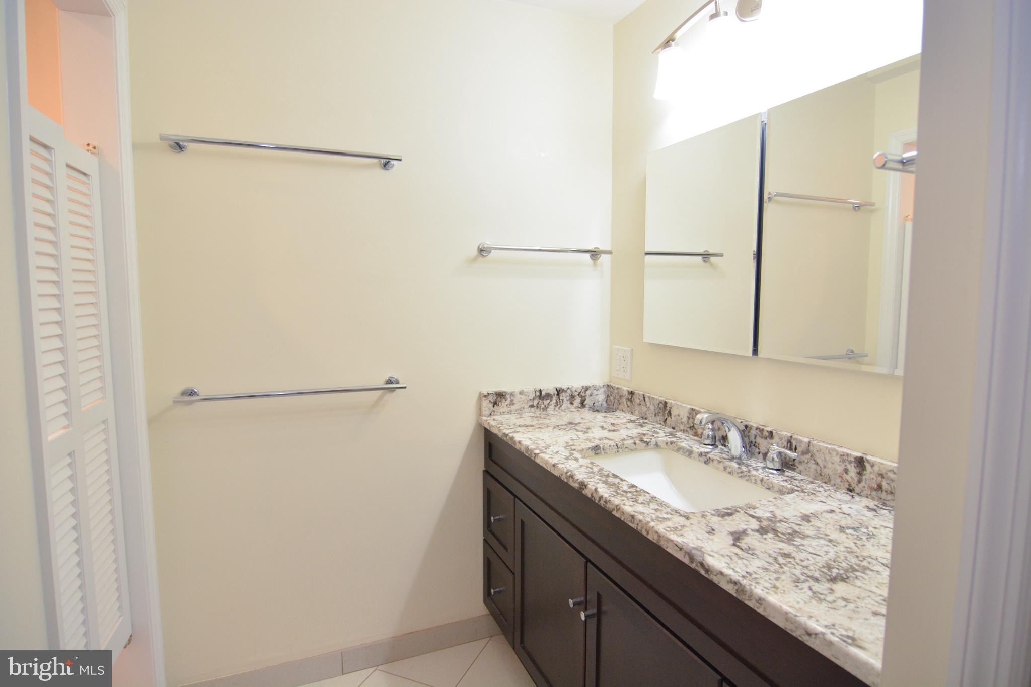 404 Snuff Mill Road Wilmington, DE 19807 - Photo 32 of 49 2nd fl.Bath can be priv.en-suite.