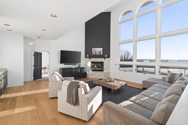 $1,300,000 | 7041 Kenmare Drive, Bloomington, MN 55438