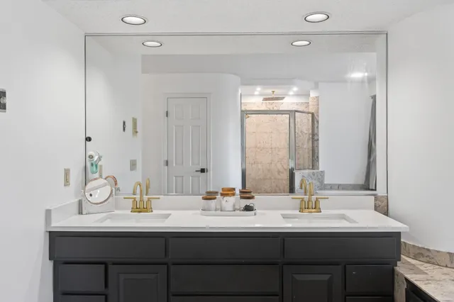 $1,300,000 | 7041 Kenmare Drive, Bloomington, MN 55438