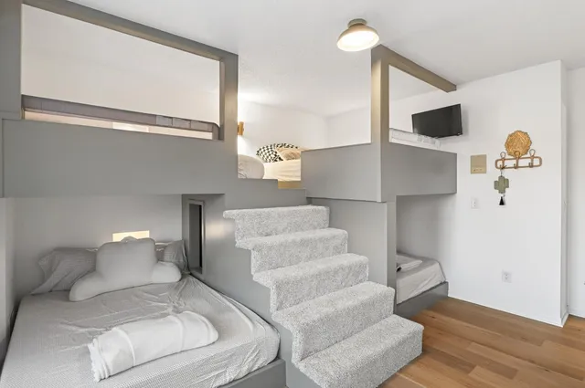 $1,300,000 | 7041 Kenmare Drive, Bloomington, MN 55438