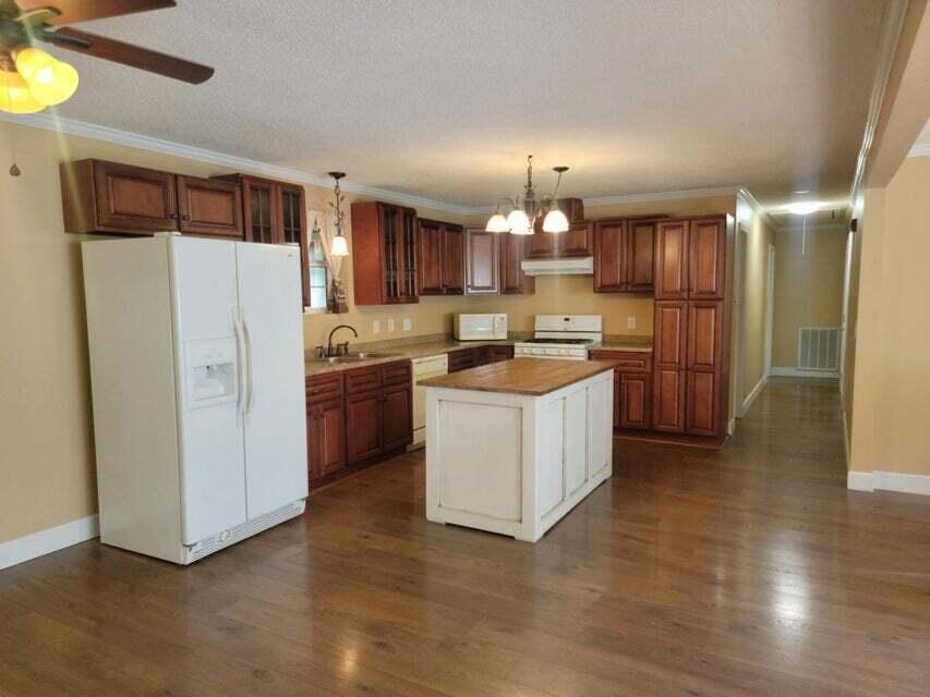 347 Chestnut Street Spring City, TN 37381 - Photo 8 of 53 8
