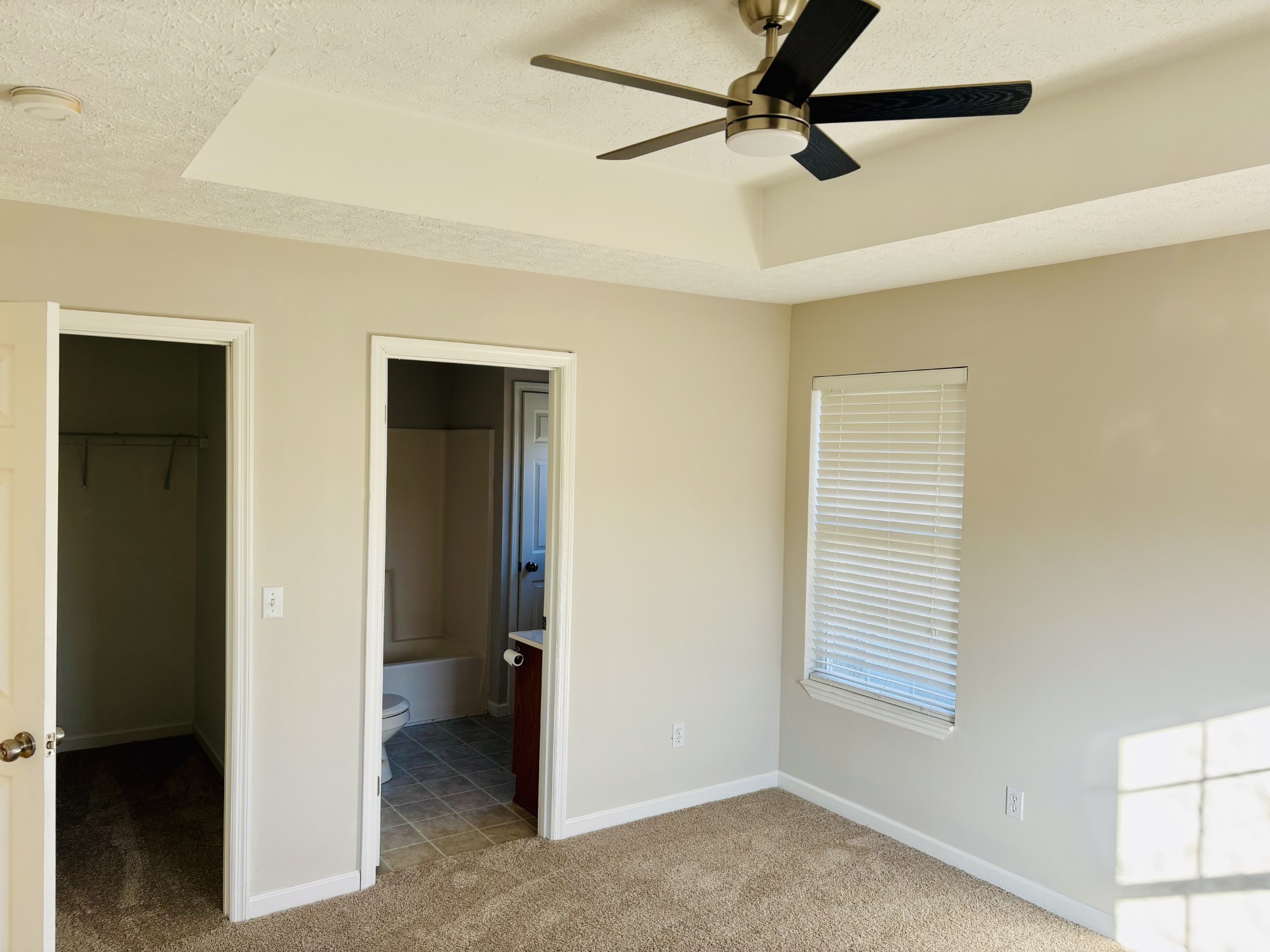 510 Gant Road Shelbyville, TN 37160 - Photo 20 of 35 a view of an empty room with a window