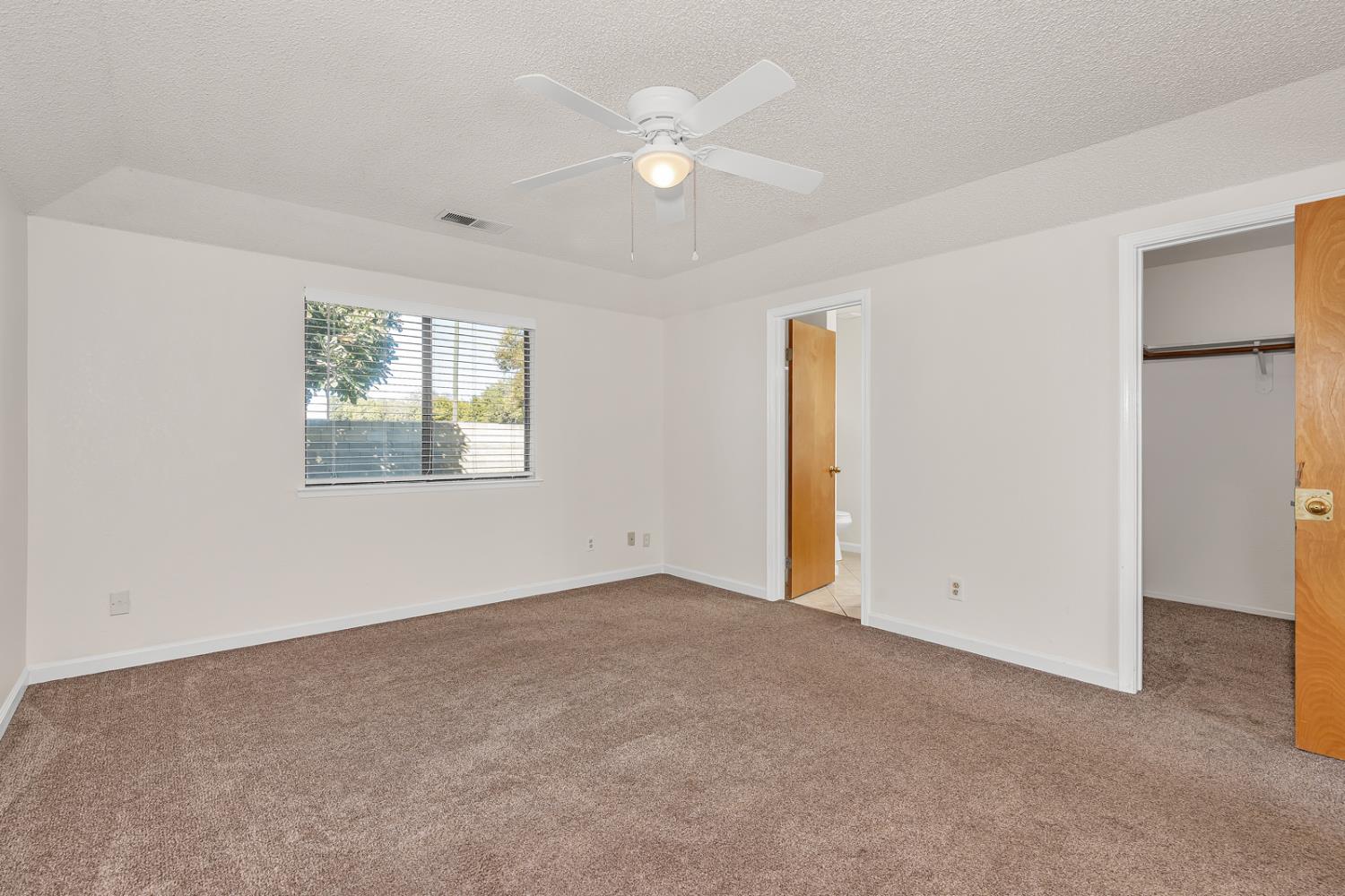 1220 Diamond Way Madera, CA 93637 - Photo 22 of 31 Gallery Image 22