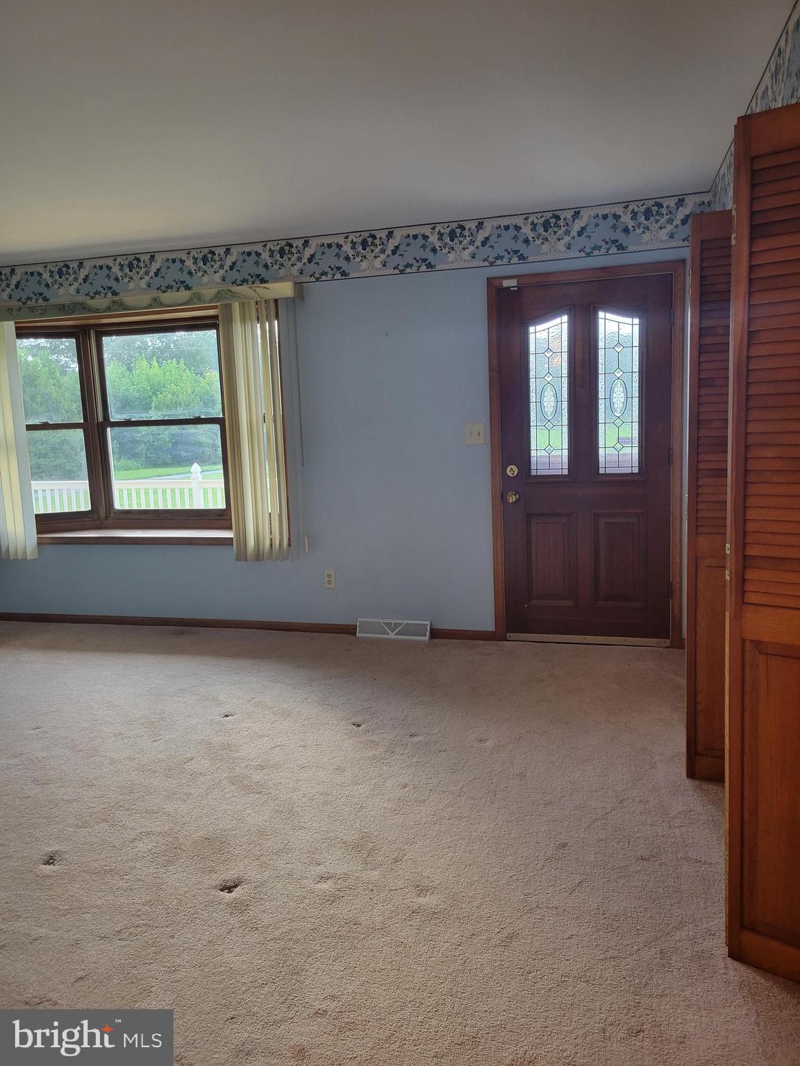 45 Stockington Road Woodstown, NJ 08098 - Photo 15 of 32 living room