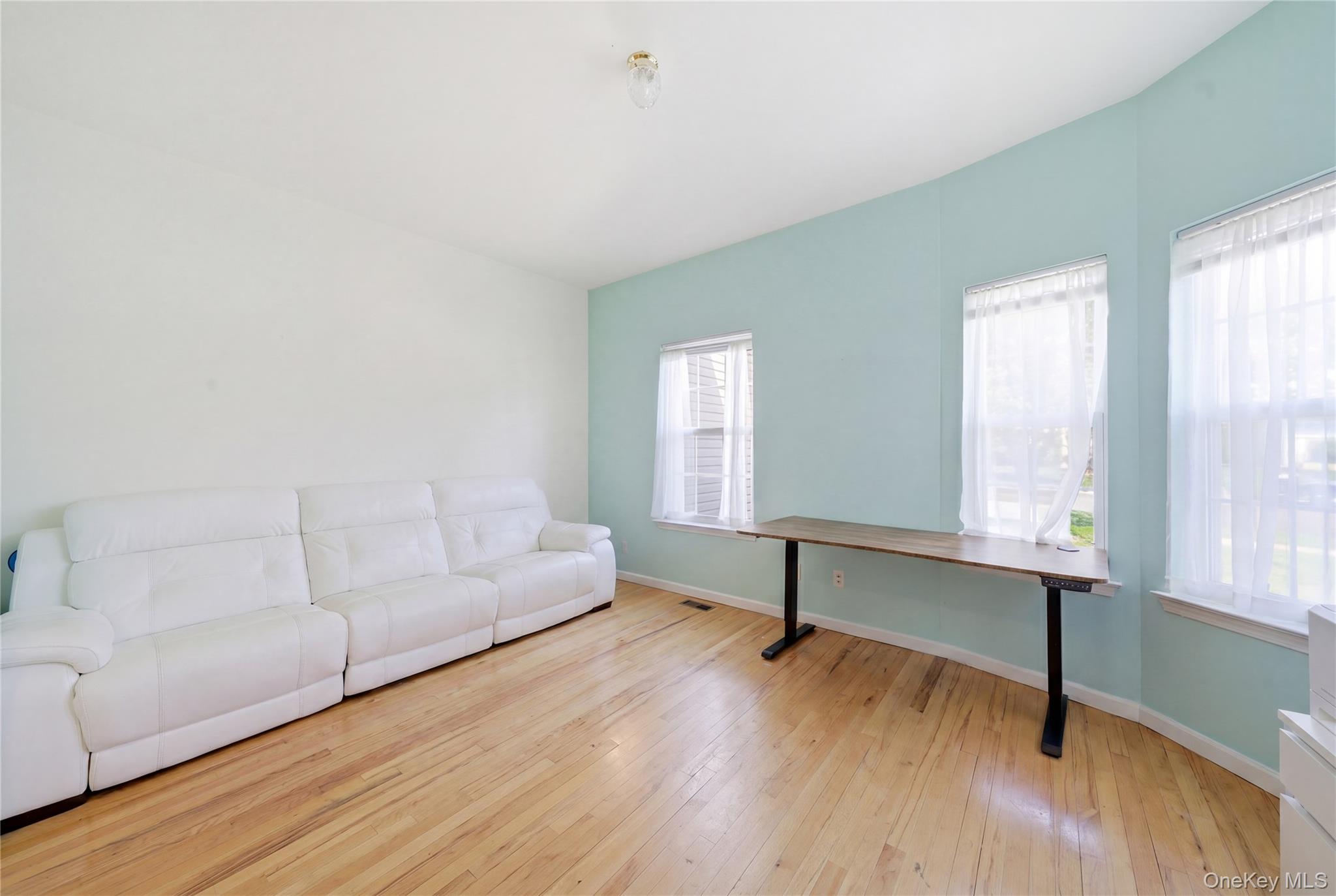 23 Sunflower Ridge Road Centereach, NY 11720 - Photo 3 of 29 Gallery Image 3