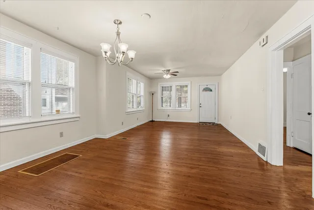 $159,900 | 707 South Pine Street, Champaign, IL 61820