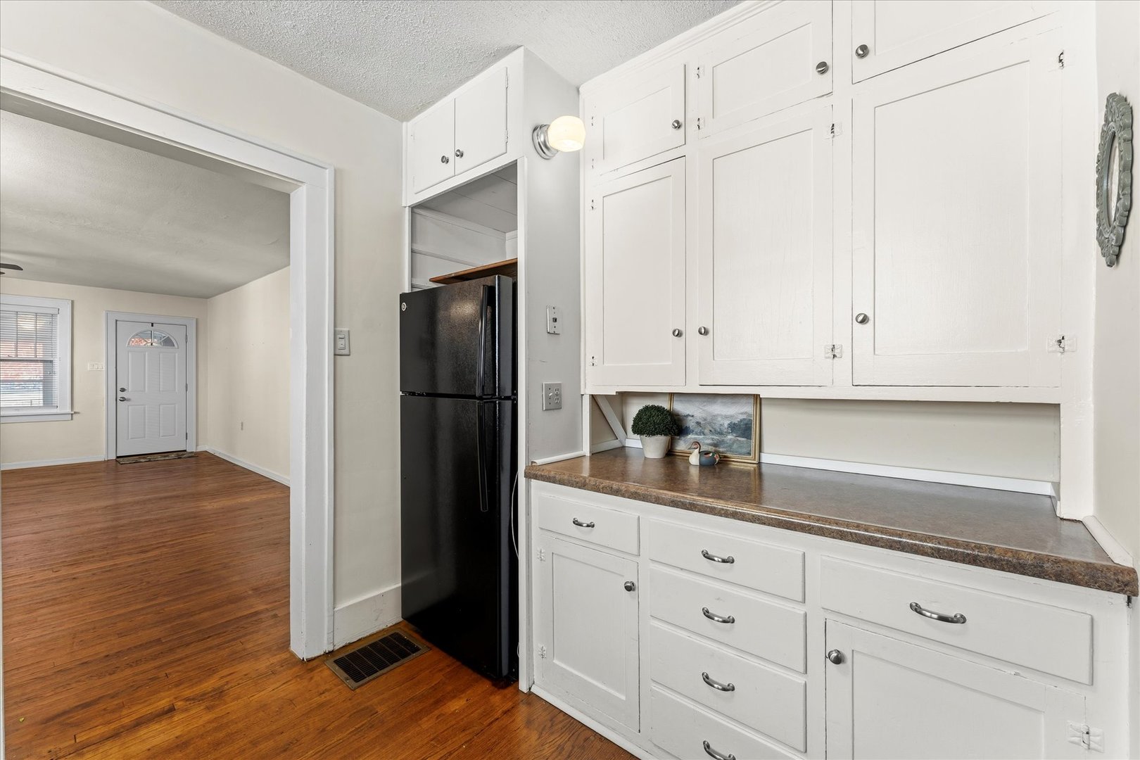 707 South Pine Street Champaign, IL 61820 - Photo 14 of 32 a kitchen with stainless steel appliances granite countertop a refrigerator and a stove