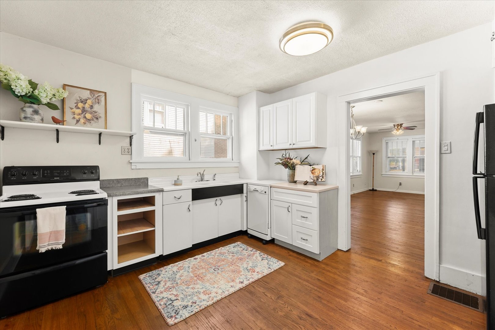 707 South Pine Street Champaign, IL 61820 - Photo 16 of 32 a kitchen with a stove oven and a refrigerator